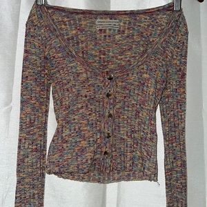 UO Long Sleeve Buttoned Crop Top